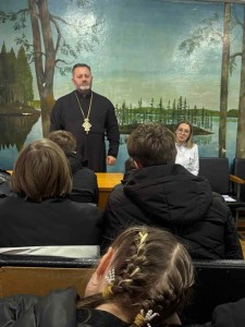 photo_5262462805061864403_y-min