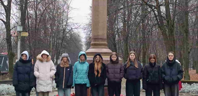 photo_5260211005248179901_y-min