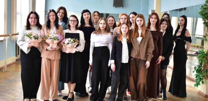 photo_5265065009782397363_y