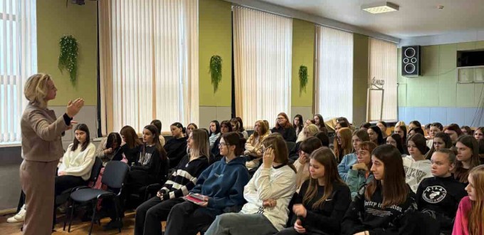 photo_5274176907454910200_y-min