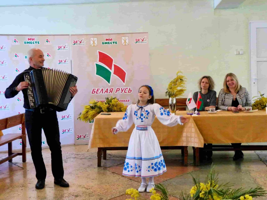 photo_5283087461355558899_w