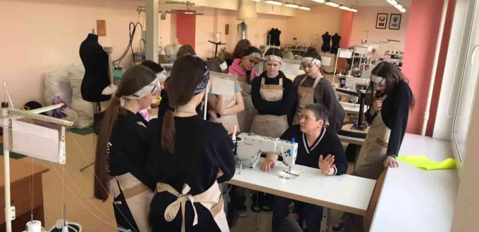 photo_5294374442135917719_y