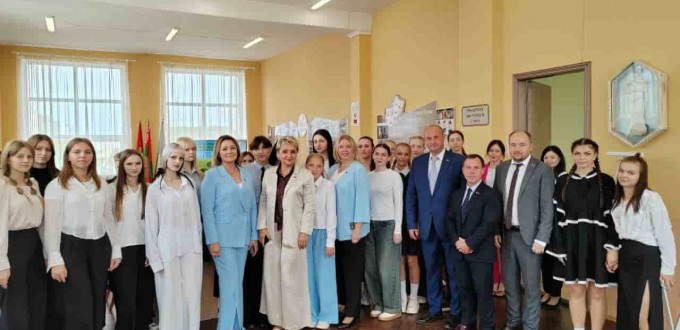 photo_5321310290874333474_y-min