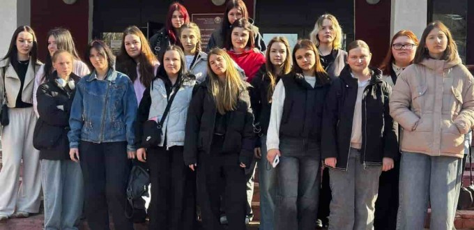 photo_5321344706451018673_y