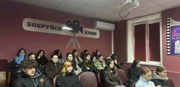 photo_5323507716405794086_y