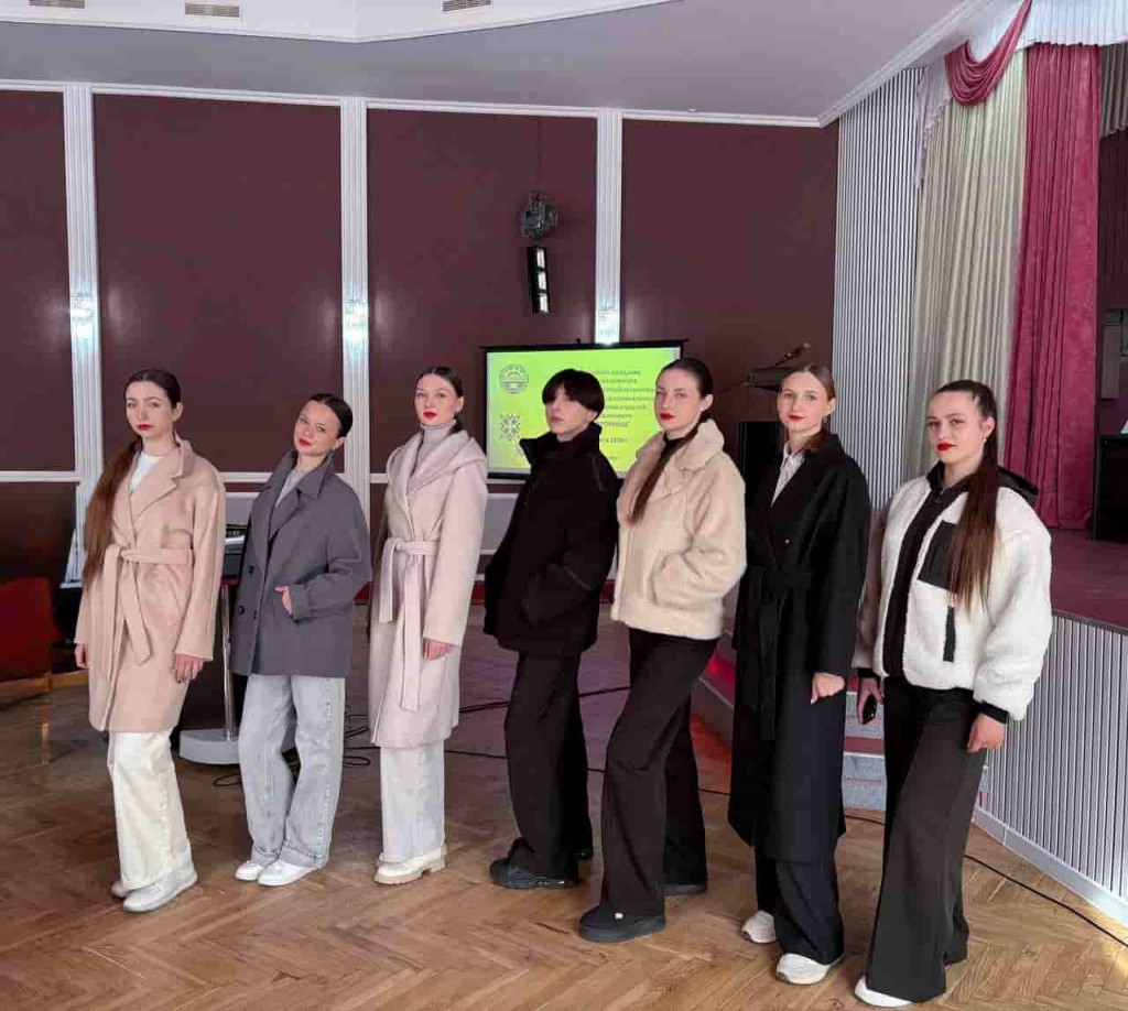 photo_5345993729921192984_y