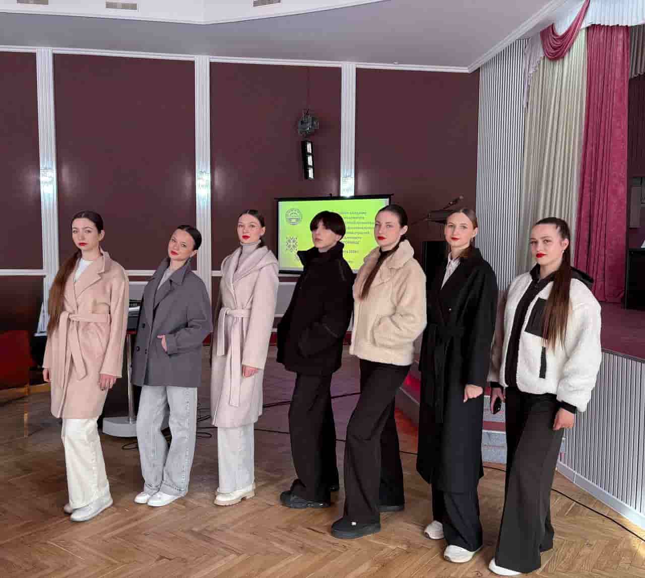 photo_5345993729921192984_y