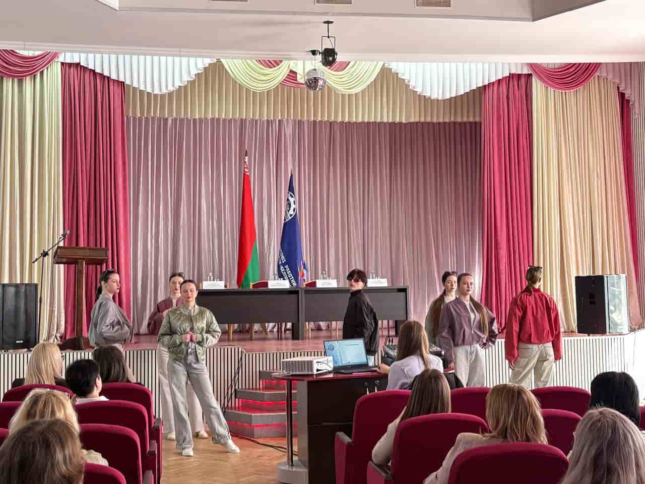 photo_5346189808063157299_y