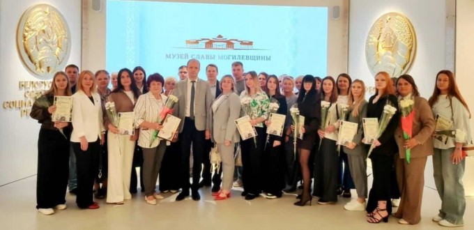 photo_5355037165811266454_y-min